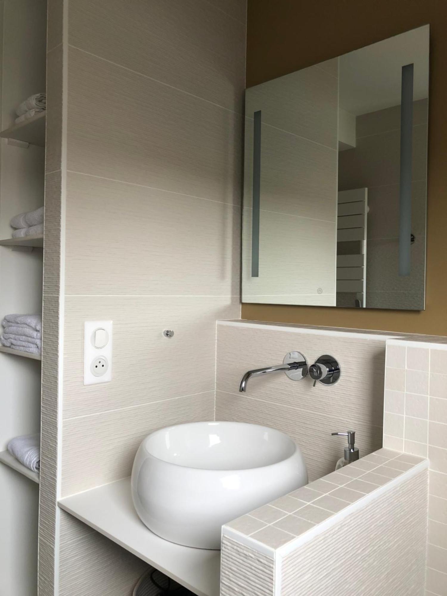 Face A La Mer, Bel Appartement Сен-Назар Екстериор снимка